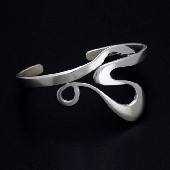 SilverTide Wavy Silver Bangle TB65 - Annika Rutlin
