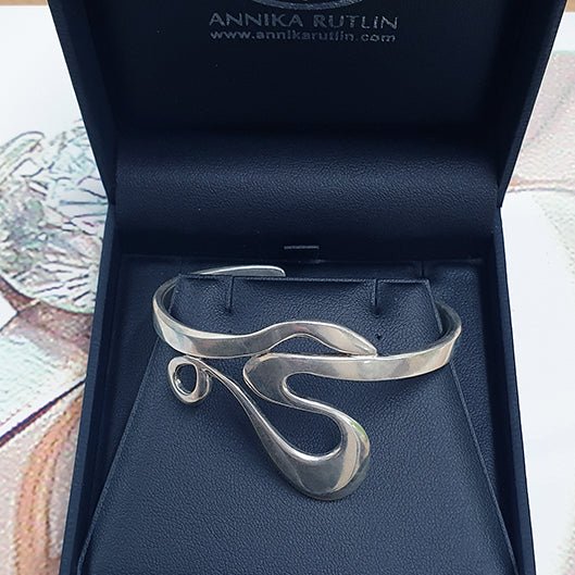 SilverTide Wavy Silver Bangle TB65 - Annika Rutlin
