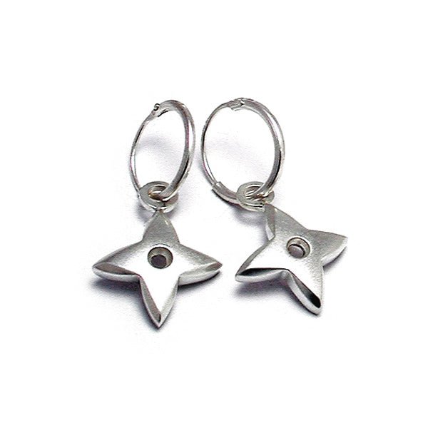 Aniara medium flower star sleeper earring SFE26P - Annika Rutlin