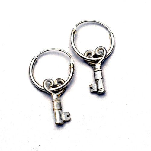 Amitie keys sleeper earrings KHE21 - Annika Rutlin