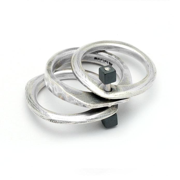 Raven ring articulated triple rings with Hematite gemset connector RR05 - Annika Rutlin