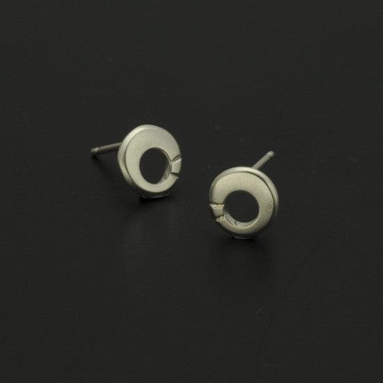 Solstice small stud earrings OE20 - Annika Rutlin