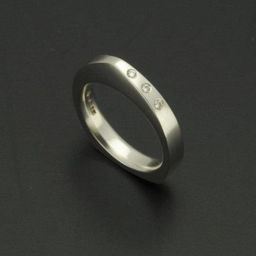 Idun silver pointed diamond ring IR18D - Annika Rutlin