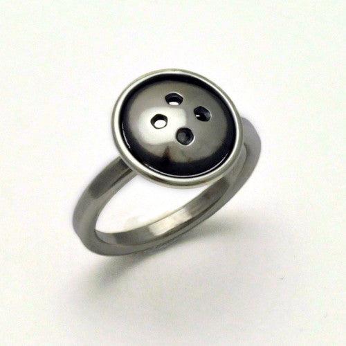 Button Ring BTR01 - Annika Rutlin